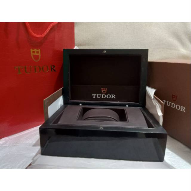 

Kotak ori / box original Tudor. Manual box and paper bag