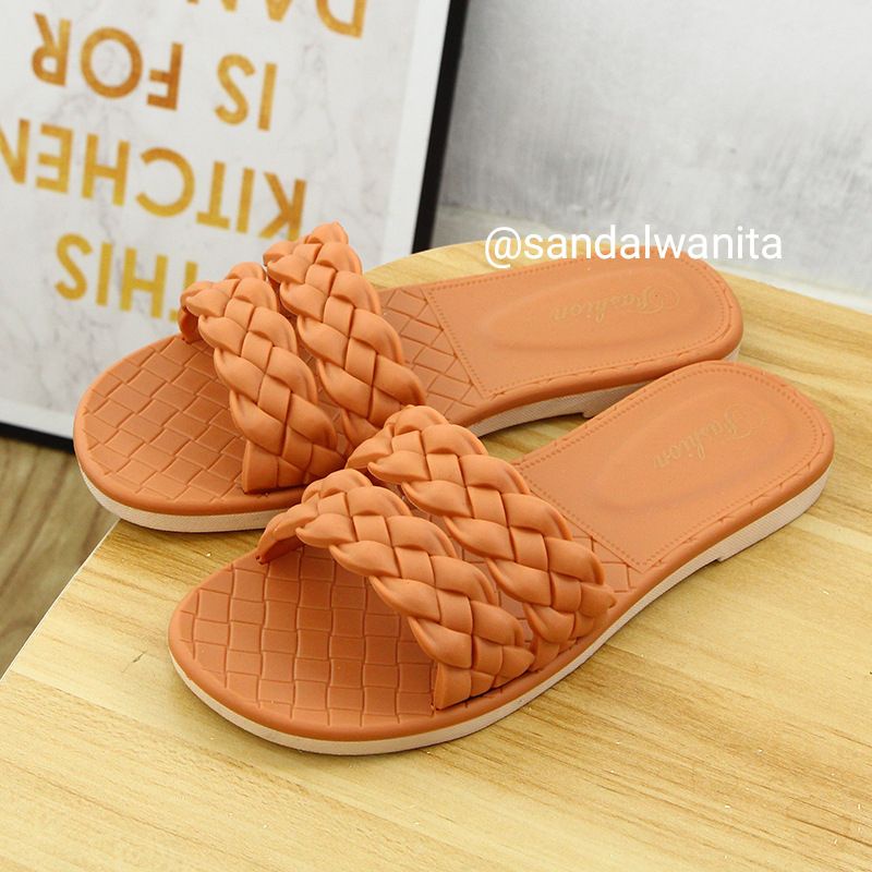 Sandal Jelly Wanita Slop Ban Dua 2132-2