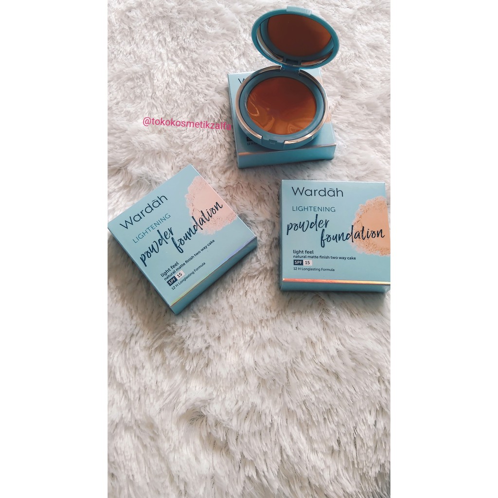 Wardah Lightening Powder Foundation Light Feel SPF 15