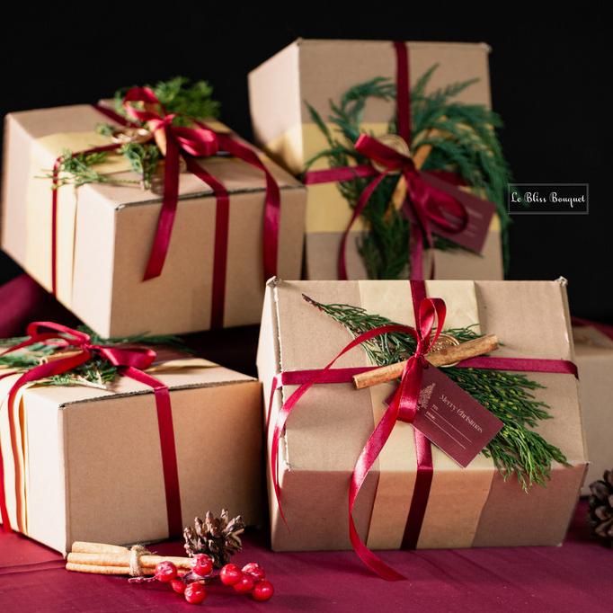 

Le Bliss Bouquet | Christmas Rustic Gift Box Hamper | Natal 2021 .