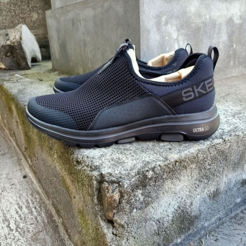 SKECHERS GOWALK 5-DOWNDRAFT SIZE 42,5