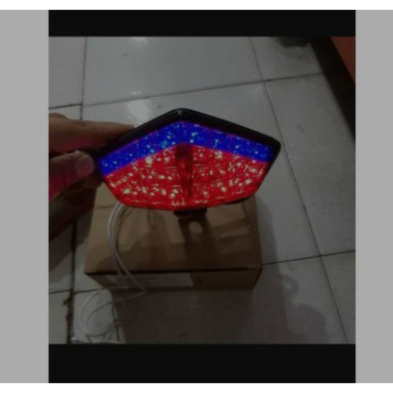 Lampu stop Vixion NVL Running Merah Biru