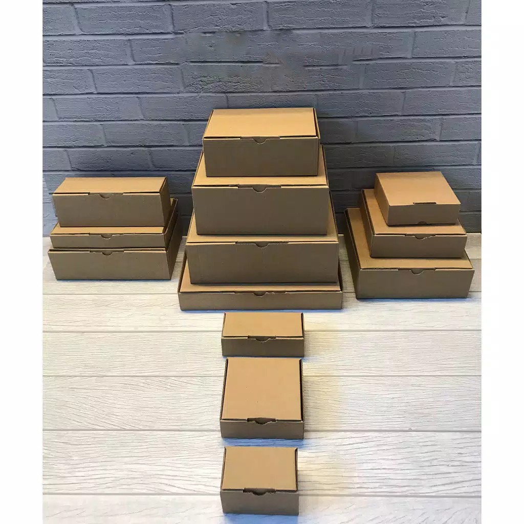 

Kardus Uk, 20x8x8 cm.........Die Cut