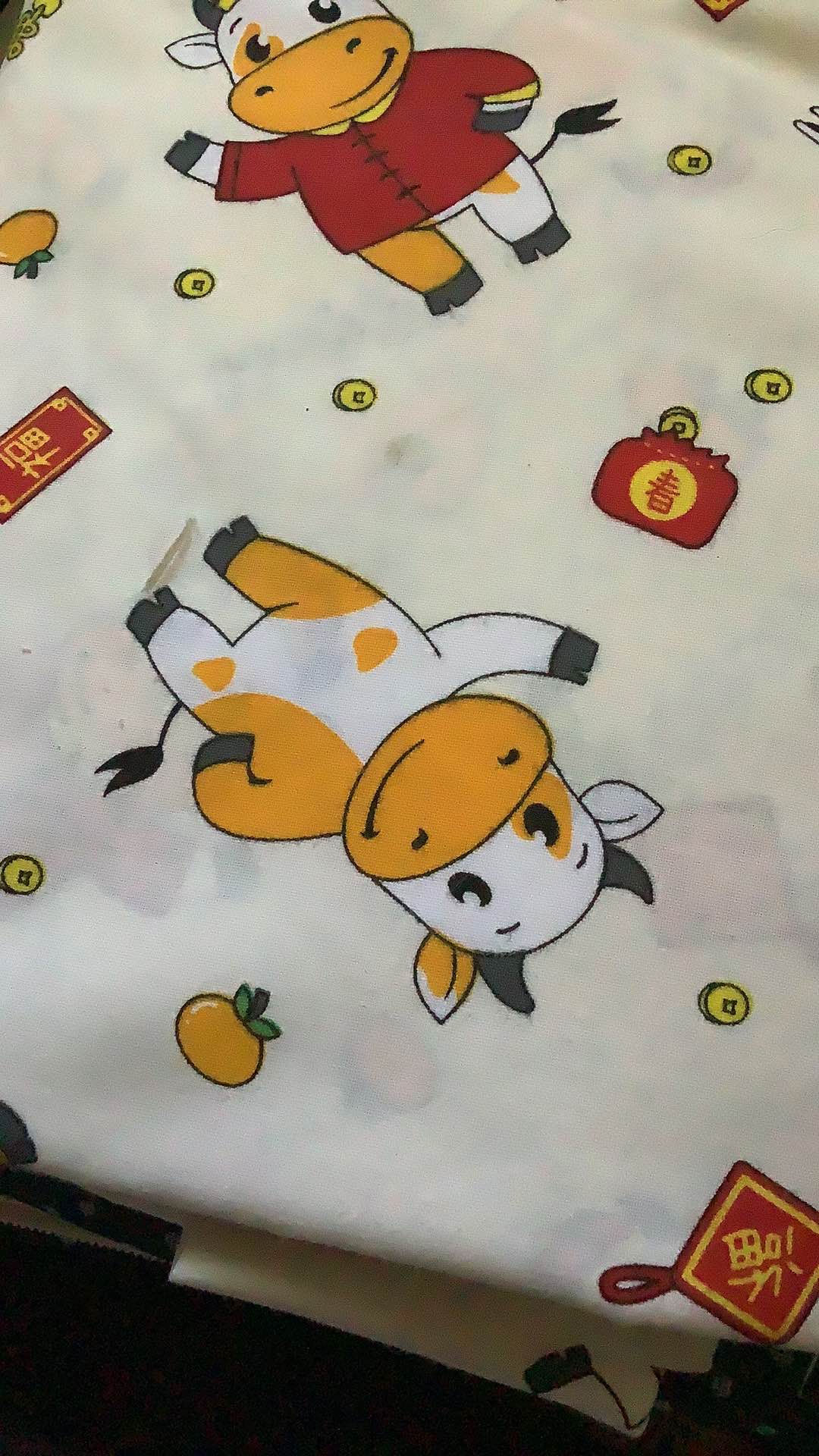 Happy Cow - Kain Sprei Katun Lokal Meteran Carlotta