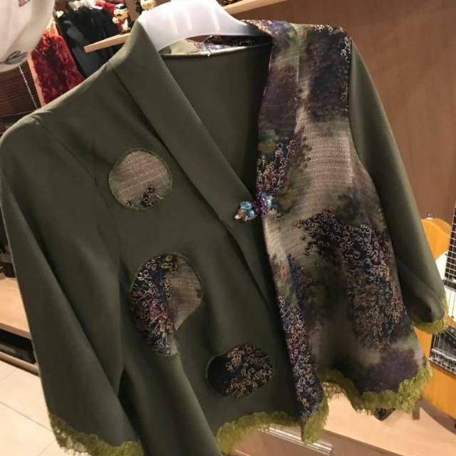 LUIRE By RADEN SIRAIT