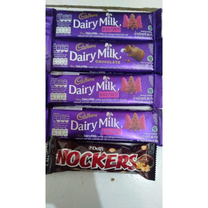 

paket cokelat Cadbury 4 + nockers 1