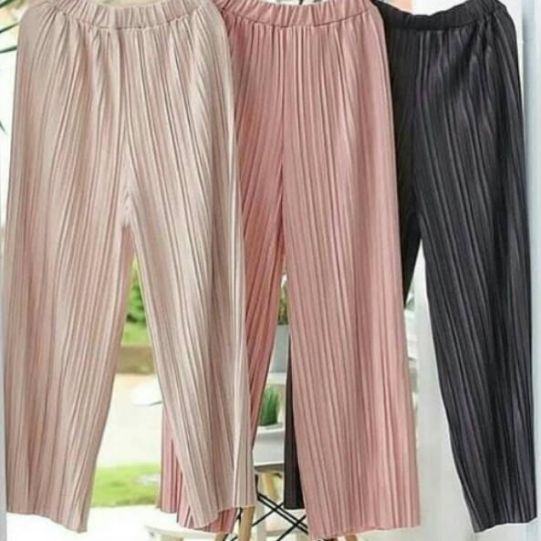 KULOT PLISKET PUTIH PREMIUM / CELANA KULOT PLISKET WANITA MAYUNG JUMBO –EGP.513599