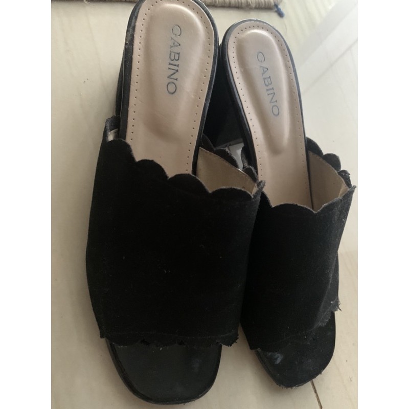 (preloved) mules heels by Gabino