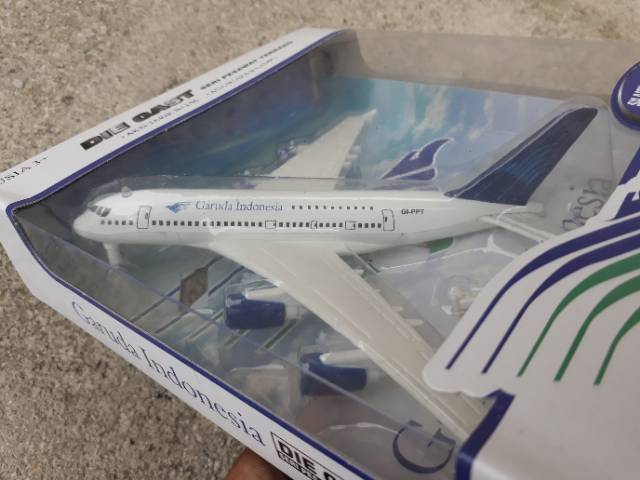 Diecast Miniatur Replika Pesawat Garuda Indonesia - Die cast Plane