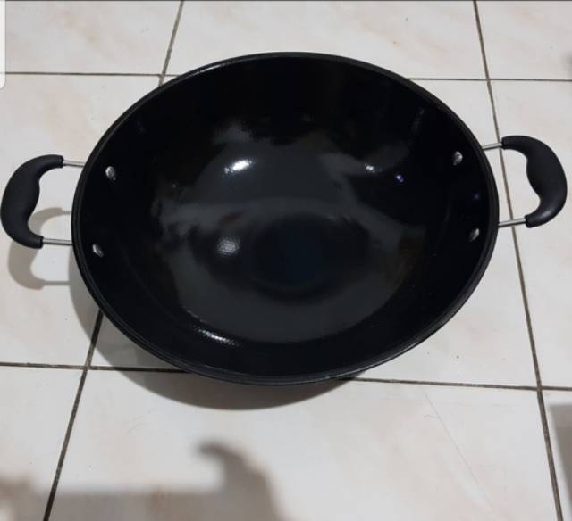 Wajan Enamel Hitam 36 cm merk PS. Kuali Hitam