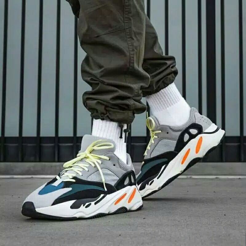 Yeezy boost 700