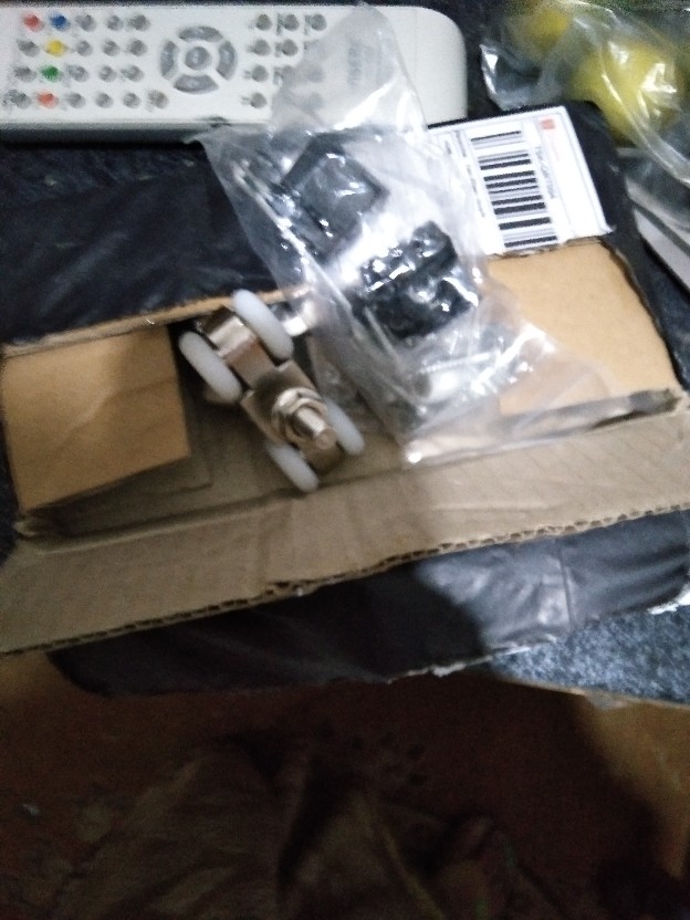 Roda Rel Sliding Pintu Geser