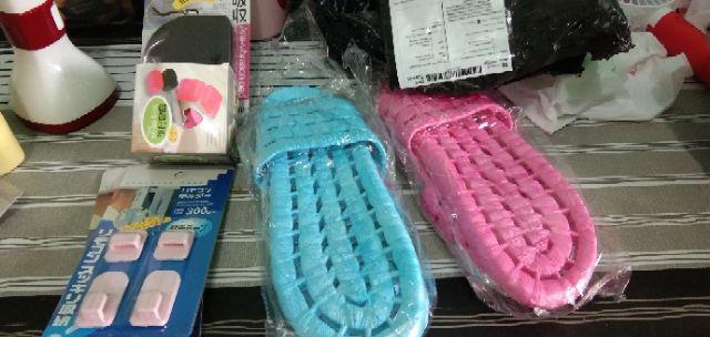 Fantacy.id Gantungan Remote Tv Ac Dvd Dengan Perekat Dinding Remote Hanger Kait Remote 2 Pasang