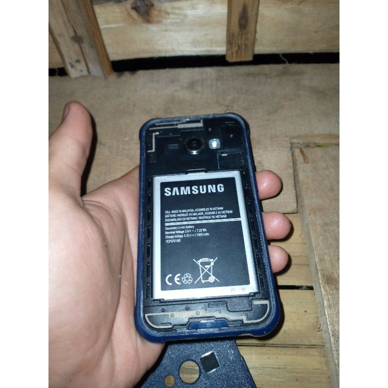 j1 Ace rusak lcd