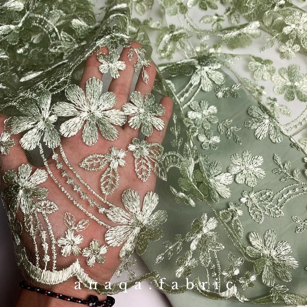 ½ meter Kain Brukat Premium / Brokat Tile Prancis bahan Kebaya Sakura Motif