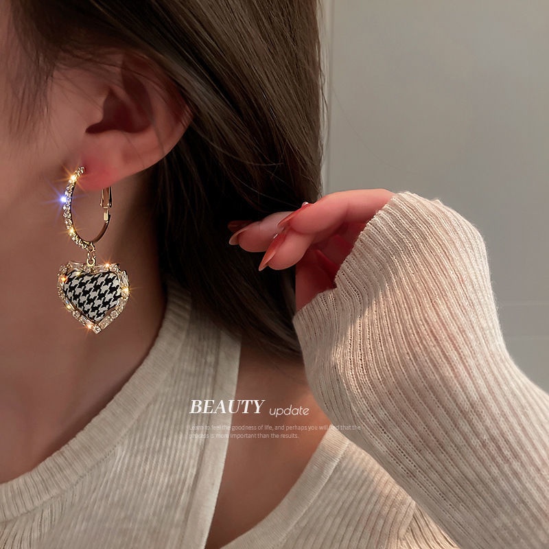 2 perak stud berlian imitasi bertatahkan zircon houndstooth cinta anting-anting Hati Eropa dan Ameri