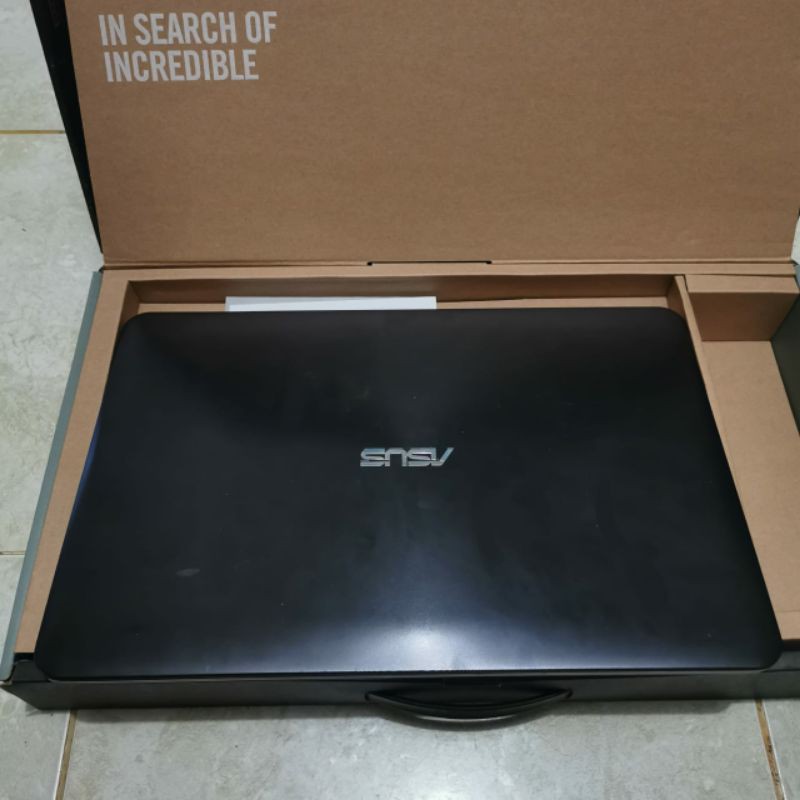 Laptop Asus X555B Quad Core Amd A9-9420 doblevga Amd radeon R5 M420 dedicated 2GB Ram 4GB HDD 1TB layar 15,6 inch