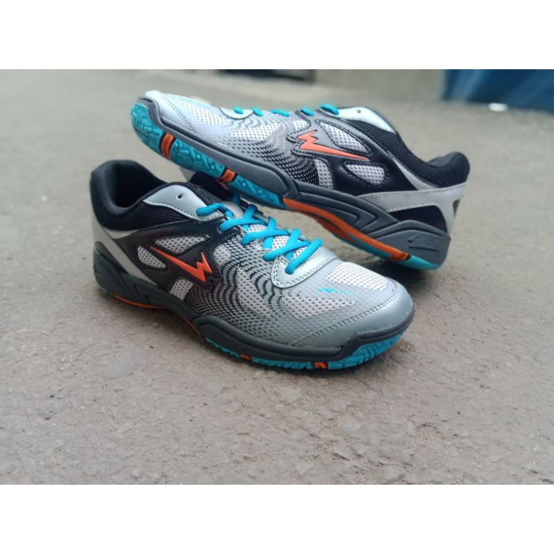 Sepatu Badminton Eagle Moonlight-Abu Muda/Hitam