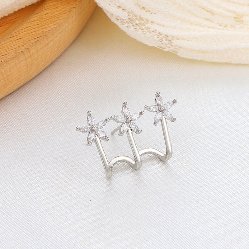 Anting Stud Desain Tiga Bunga Kecil Gaya Perancis Untuk Wanita