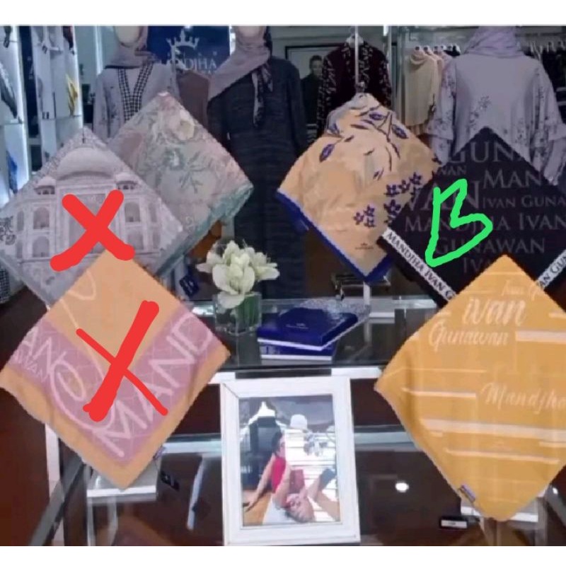 Ivan Gunawan Mandjha Fashion Scarf Motif