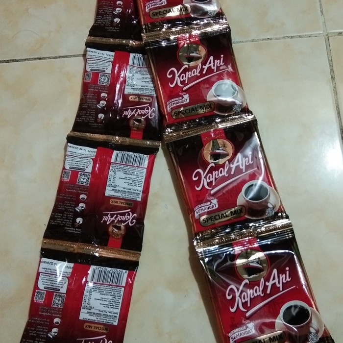 

vd201r Kopi Kapal Api Special Mix (Kopi+Gula) 1 Renceng/10 Sachet Ds20X11