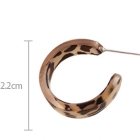 Anting Klip Telinga Bentuk C Motif Leopard Bahan Resin Gaya Retro