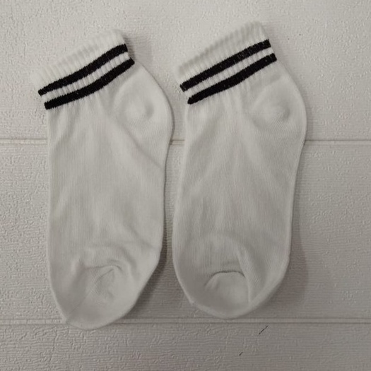 ✧YUKSHOPING✧ R140 Kaos Kaki Korea Style Casual Sport Motif Garis Bahan Katun Warna Polos Medium Sock-PUTIH HITAM