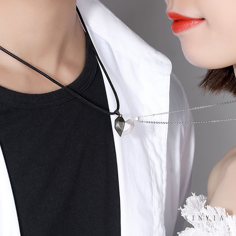 2 Pcs / Set Fashion Jewelry Pasangan Kalung Ranti Kalung Magnetik Copule Necklace Wanita Pria Liontin Hati Persahabatan Jarak Menarik Minimalis Segi Berharap Batu Hitam Putih Rantai Hitam