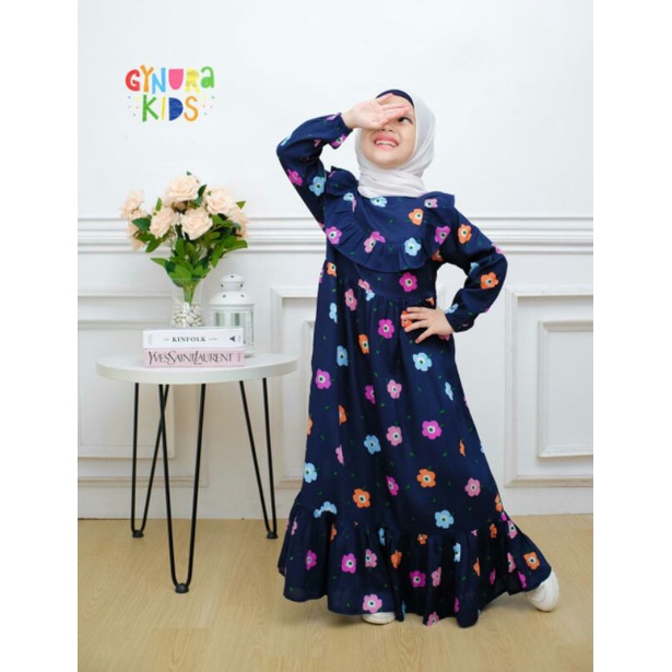 couple mom n kids gynura