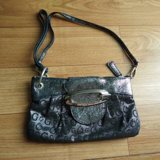 [PRELOVED & ORIGINAL] CLUTCH GUESS TAS TANGAN KECIL WANITA MERK GUESS 100%