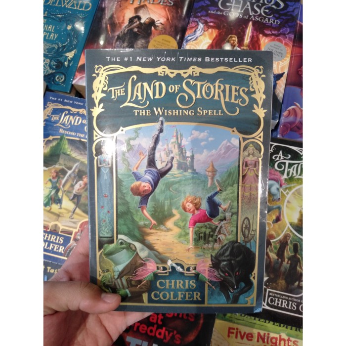 Land Of Stories #1: The Wishing Spell