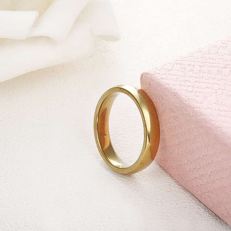 Cincin Emas Bentuk Bulat Bahan Logam Untuk Hadiah Teman Perempuan