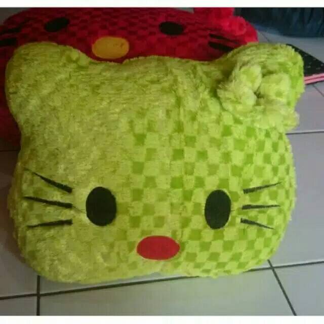 Bantal bulu kepala hello kitty.size:L