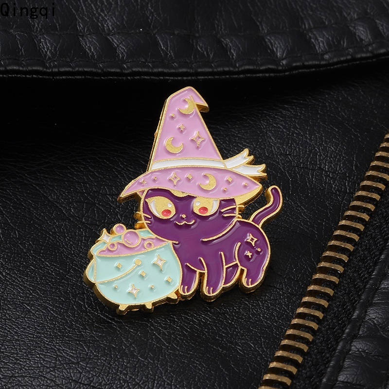 Bros Pin Enamel Desain Kartun Kucing Penyihir Warna Ungu Gaya Punk Gothic Untuk Hadiah