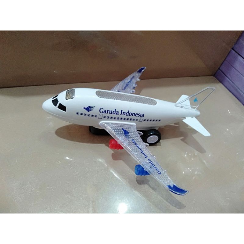 pesawat baterai pesawat mainan mainan pesawat Garuda Indonesia airbus a380