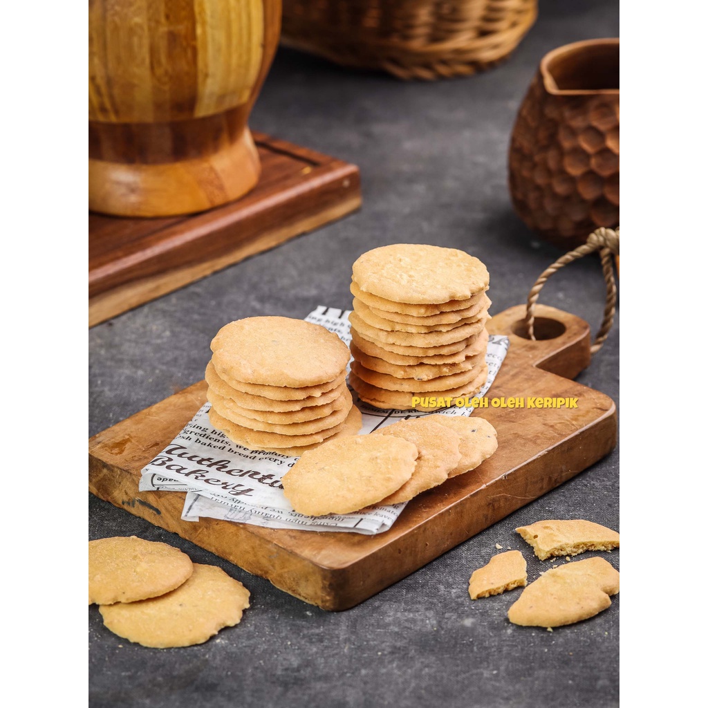 

Kue Kelapa 500 Gram/rumah cemal cemil