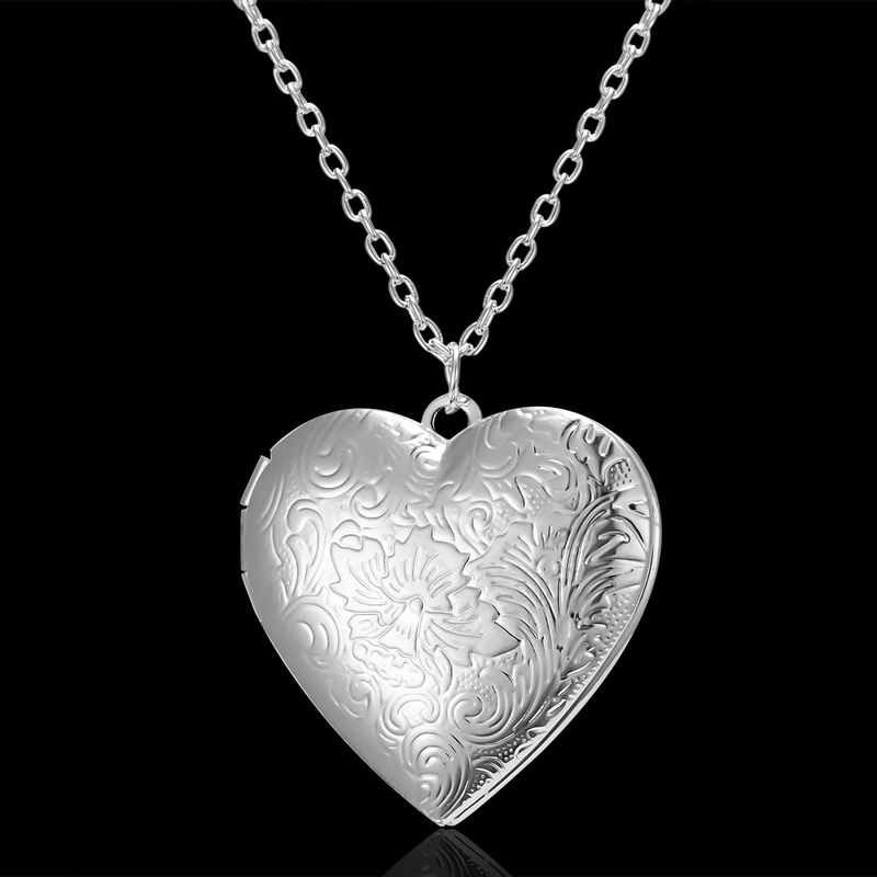 Kalung Rantai Liontin Hati Motif Ukir Tulisan I Love you Bahan Alloy Warna Silver Untuk Wanita
