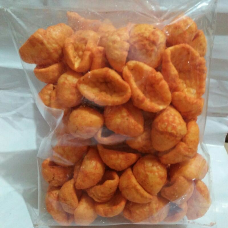 

Kerupuk Rambo110g Pedas Aroma daun Jeruk / Kerupuk Rambo Keong pedas