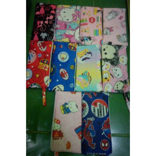 

Tempat pensil/dompet pensil