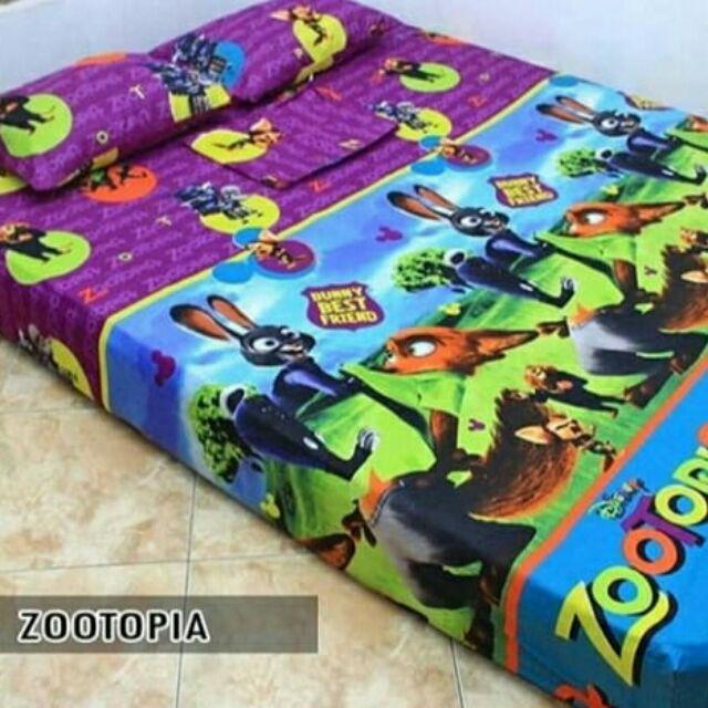 Sprei Homemade Red Geometry