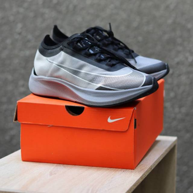 Sneakers - Nike Running Zoom Gravity Trainers In Black