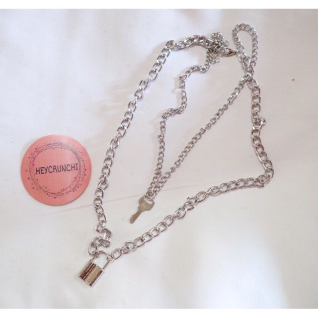kalung gembok dan kunci