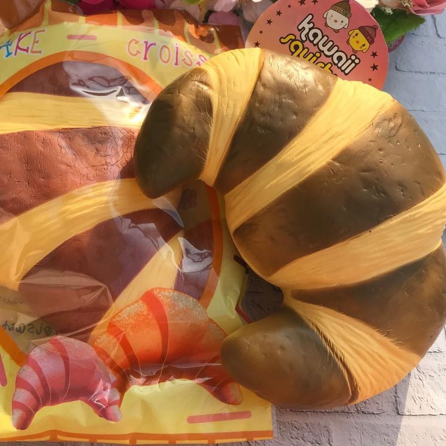 KSI Jumbo Croissant Licensed Squishy (GEPENG)