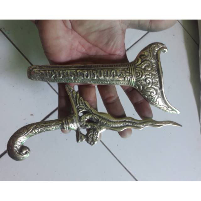 Keris naga kuningan