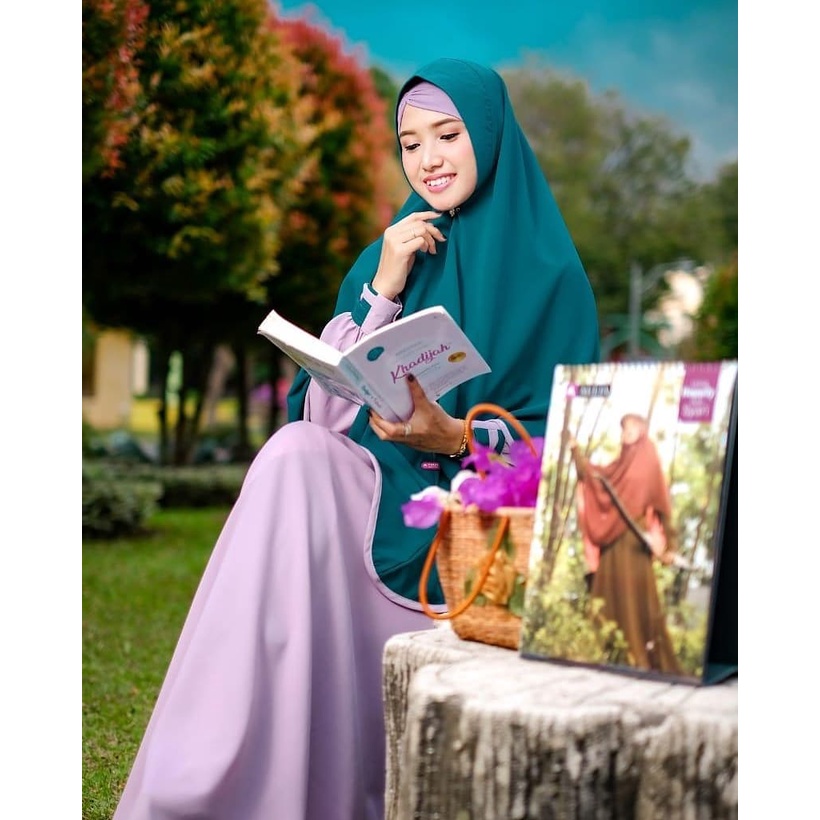 Buku Muslimah The Golden Stories of Khadijah dan Fatimah (2 in 1) - Best Seller Buku Islami Muslimah-4