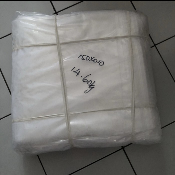 

Plastik bening pe roll lebar 150 cm tebal 010 pe cor pe rol per meter