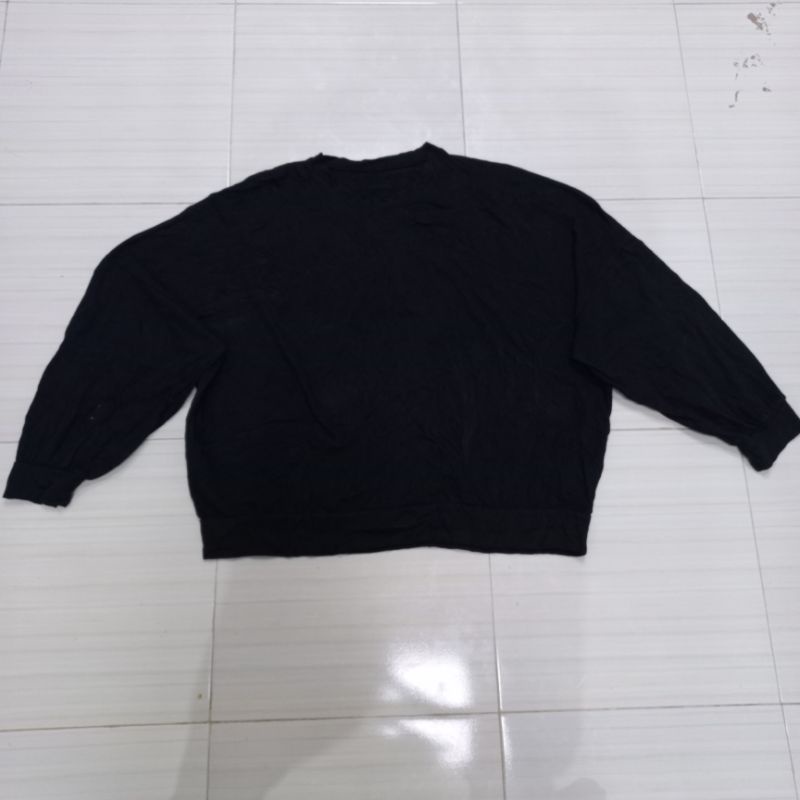PRELOVED / THRIFT / SECOND CREWNECK / SWEATER HITAM OVERSIZE LENGAN BALON GLOW IN THE DARK SIZE XL