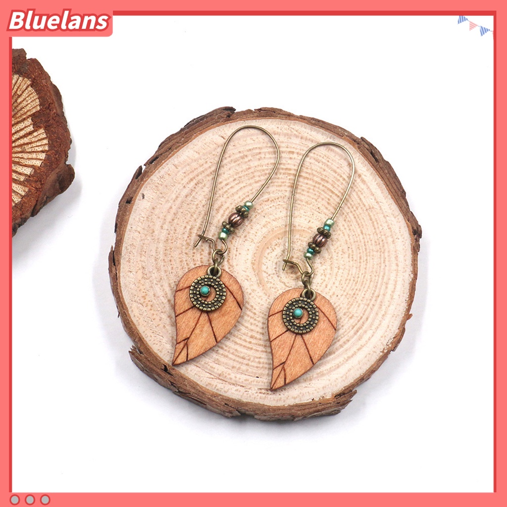 1 Pasang Anting Kait Bentuk Bunga Bahan Kayu Gaya Bohemia Untuk Hadiah