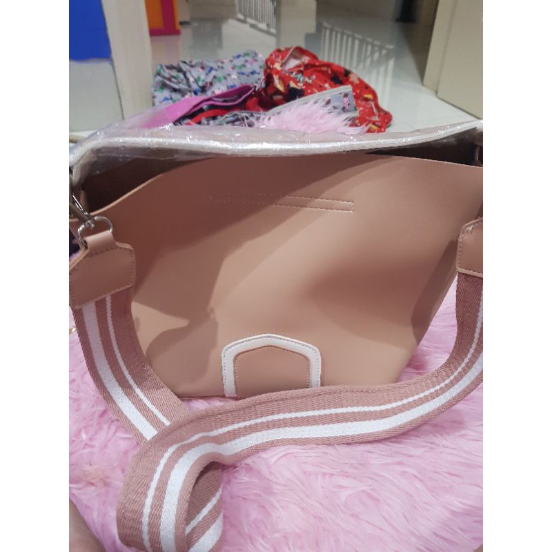 Tas selempang space besar warna SOFT PINK NUDE (NEW)