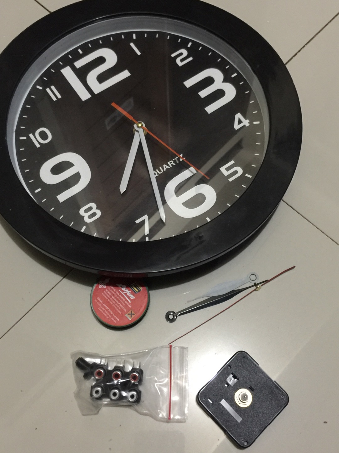 Lotfet / Lotfett Ukuran Tanggung Kemasan Merah Bruto 16 Gram